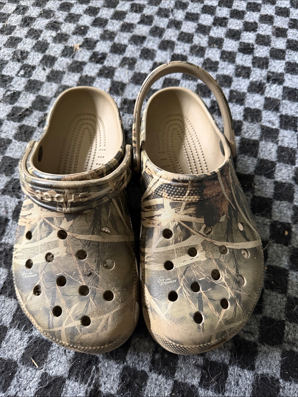Crocs Camo Comfort Clogs - Tan/Green/army